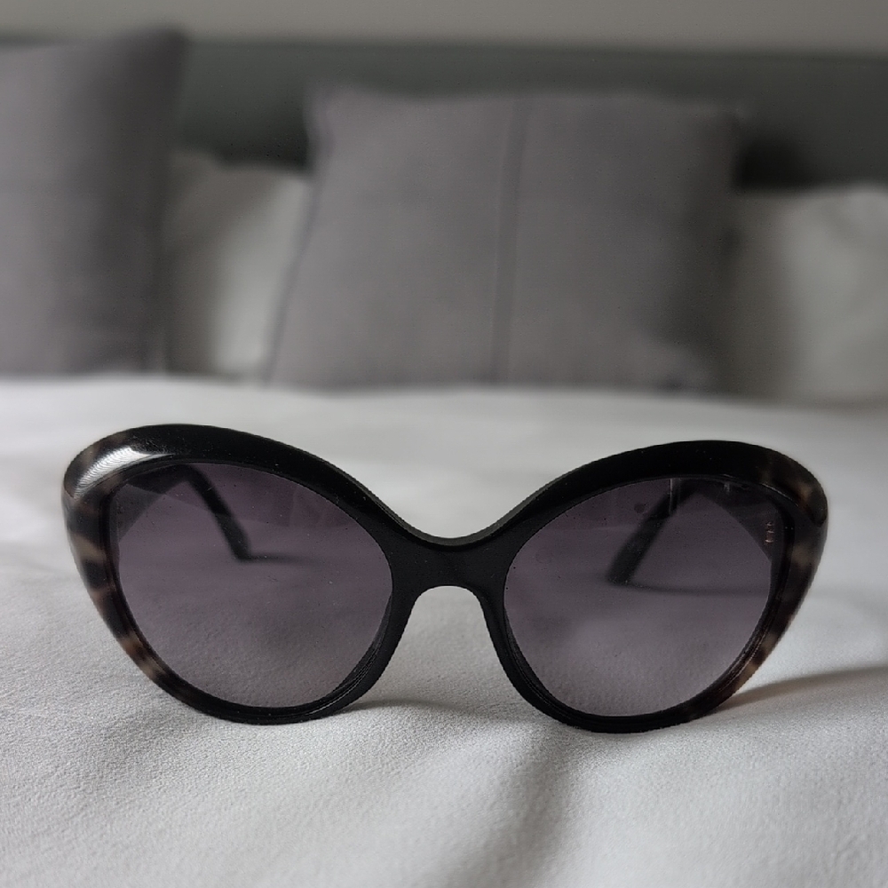 Dior Women's Tortoise Shell Sunglasses - Picture 3 of 4